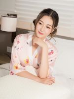 温暖少女图片写真 面如桃花极其美好